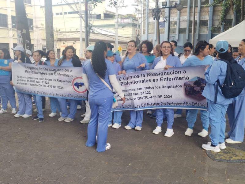 Las enfermeras advierten con protestas si las autoridades sanitarias no les cumplen con los acuerdos que se lograron.