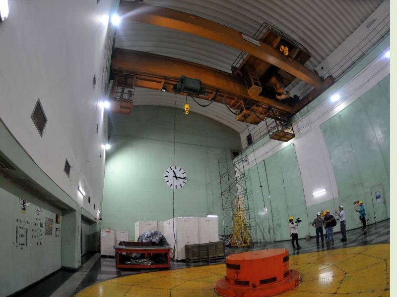 La vida útil de las grúas en la sala de máquinas de la Central Hidroeléctrica Francisco Morazán también ya está por terminar.