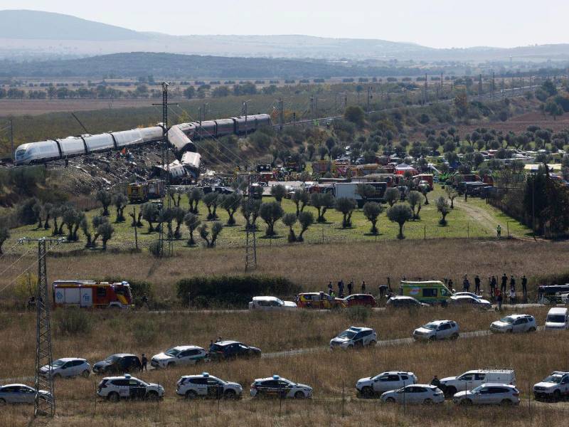 El accidente ferroviario deja más de 60 fallecidos.