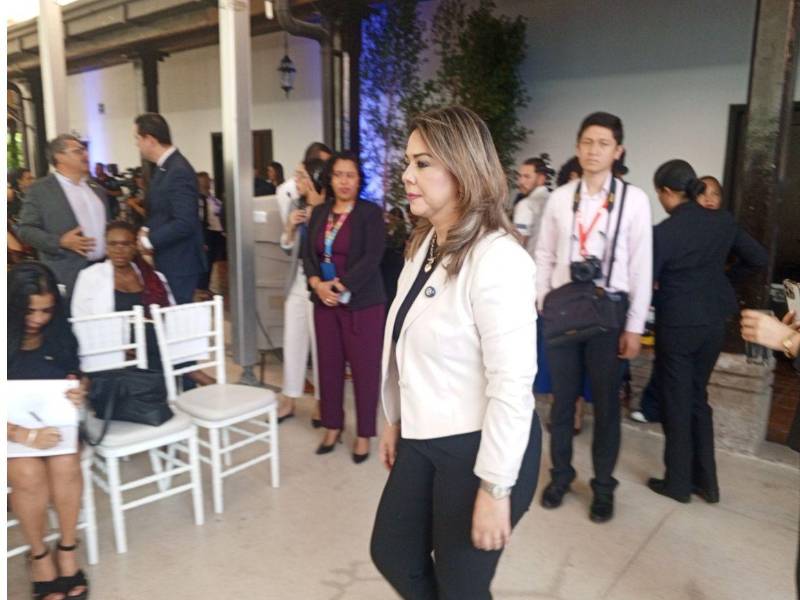 La designada presidencial María Antonieta Mejía, dio a conocer que el gobierno creará una política pública para beneficiar a los migrantes y especialmente a los que son retornados de Estados Unidos.