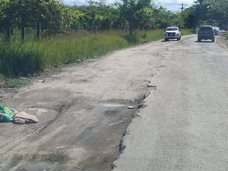 La calle de Mateo también está en abandono, a pesar de las múltiples promesas de la SIT.