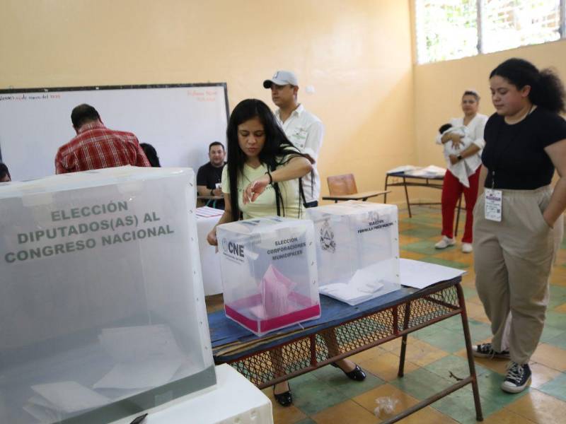 Los diputados al Congreso Nacional, al Parlacen y los alcaldes y regidores salen elegios por la proporcionalidad.
