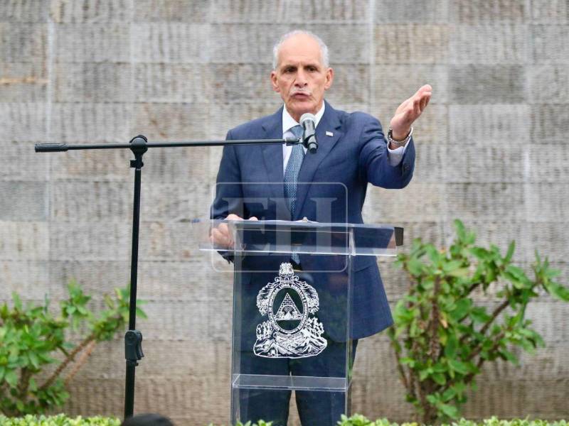 El mandatario hondureño brindó su discurso momentos previos a iniciar con los desfiles patrios.