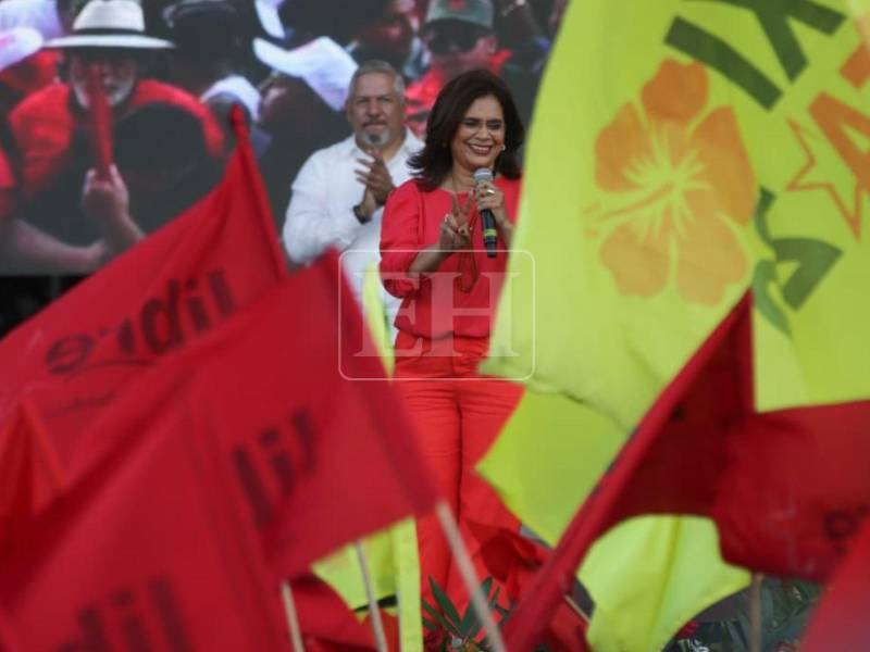 Rixi Moncada estuvo este domingo en el Distrito Central.