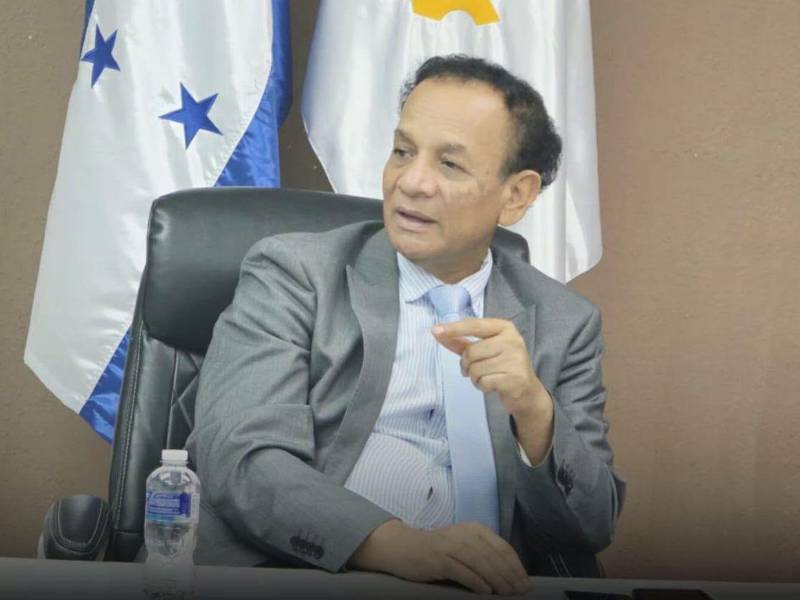 Según lo informado por el departamento de Relaciones Públicas del INA, Javier Talavera murió por causas naturales como consecuencia de complicaciones en su salud.