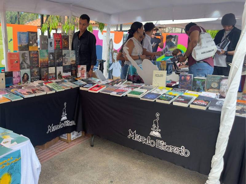 Forme parte de una experiencia literaria única en la XI Feria del Libro del CCET.