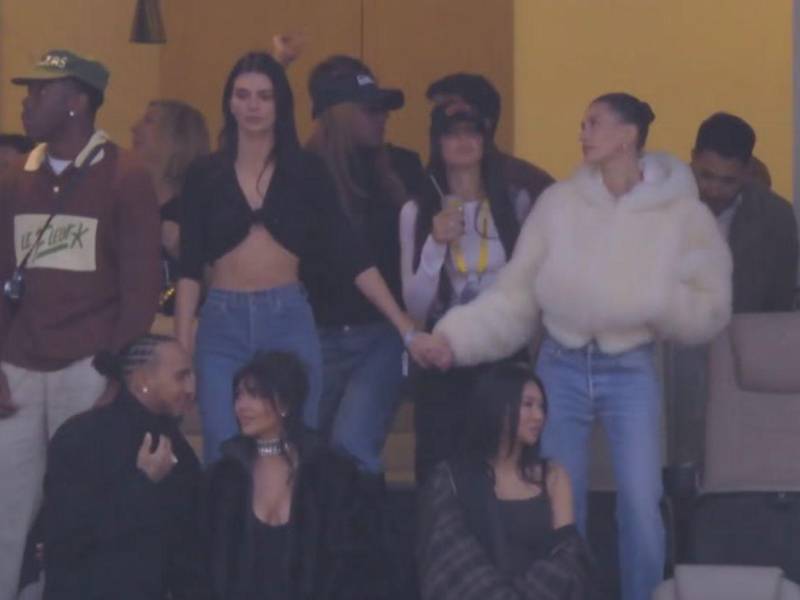 Su presencia despertó interés entre los medios, particularmente por la expectativa de cómo respondería ante el espectáculo de su expareja sentimental.