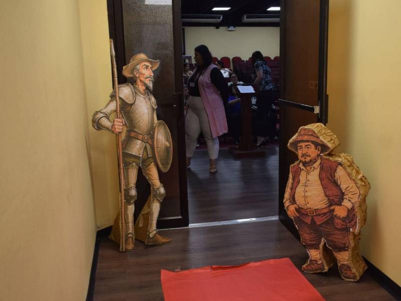 El Cine-Foro de Lengua y Literatura marcó el inicio de la Semana del Idioma Español en la UPNFM.