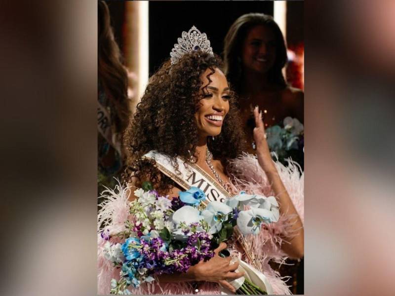 Miss Virginia Justus Kelley se convirtió en la primera madre y primera mujer casada en ganar el título de Miss USA, al alzarse con la corona de la 75ª edición del certamen realizado la noche del jueves.