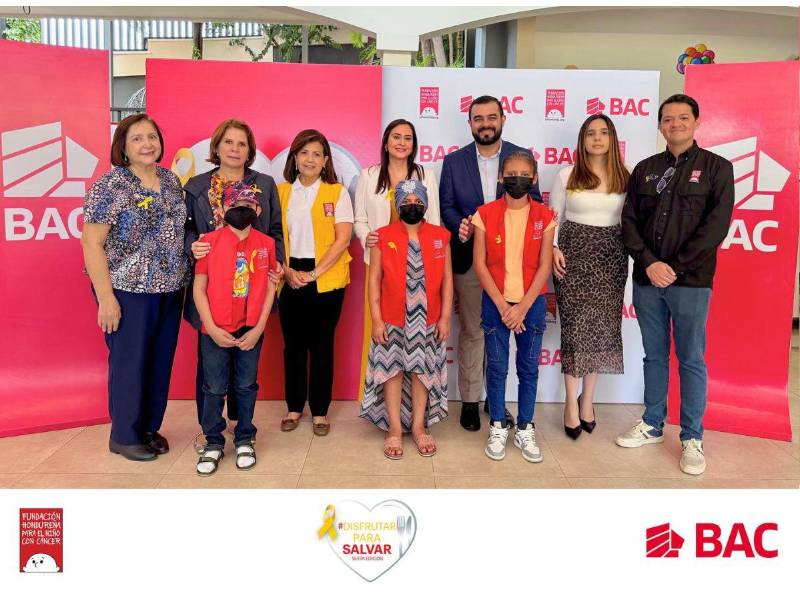 Dueños de restaurantes, representantes de la Fundación y ejecutivos de BAC Honduras.