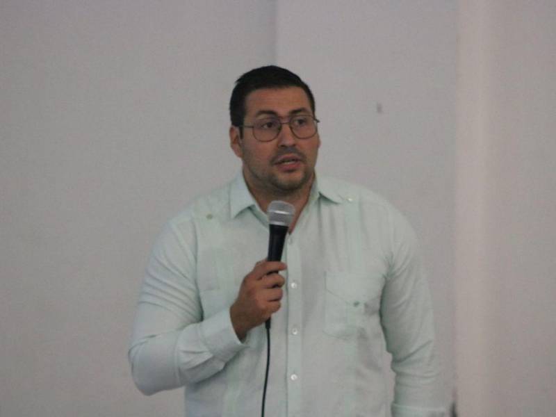 El programa académico incluye la exposición de casos clínicos relevantes por parte de especialistas hondureños como Marvin Josué Arias Santos, Leonardo Enrique Arias, Ruth Torres Mejía y Darwin Nicolás Martínez.