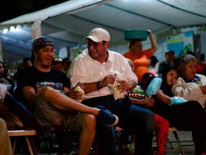 A 13 días de protesta del edil capitalino, vecinos reclaman calles dañadas, proyectos inconclusos y escasa atención a comunidades afectadas por inundaciones.