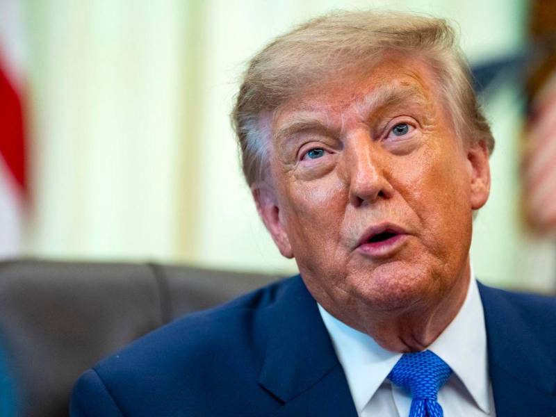 Los tratamientos hormonales y cirugías de afirmación de género dejaran de financiarse con fondos federales tras la decisión de Donald Trump.