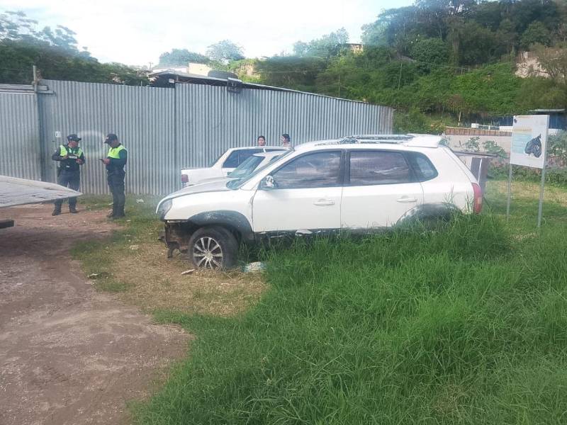Motocicletas, automotores estatales y unidades del tren navideño figuran en el inventario de vehículos decomisados por la Policía Municipal del Distrito Central.