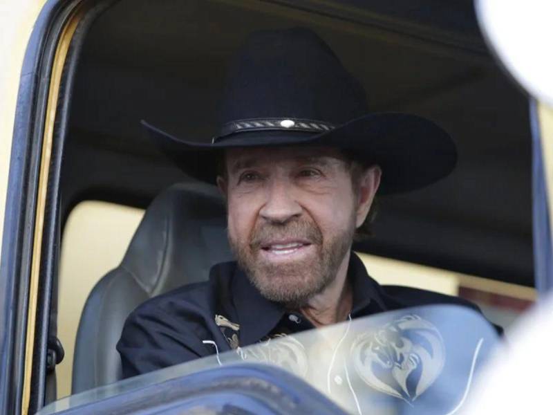 Según informaron varios medios este jueves, Norris había sido ingresado en un hospital en Hawái después de sufrir una emergencia médica.