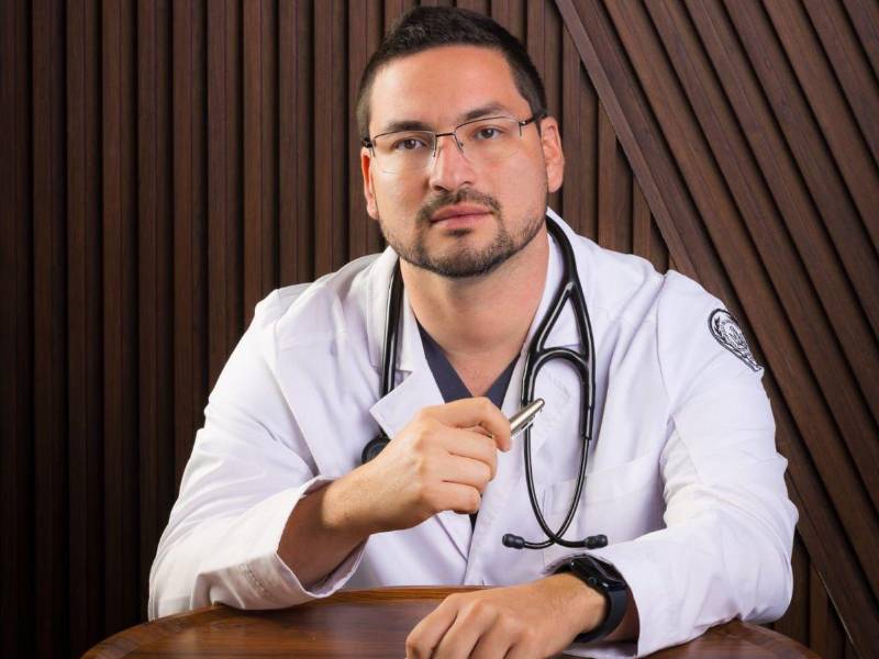 Médico internista Marvin Arias Santos, aseguró que garantizar un manejo multidisciplinario desde el inicio hasta el final mejora la calidad de vida del paciente”.