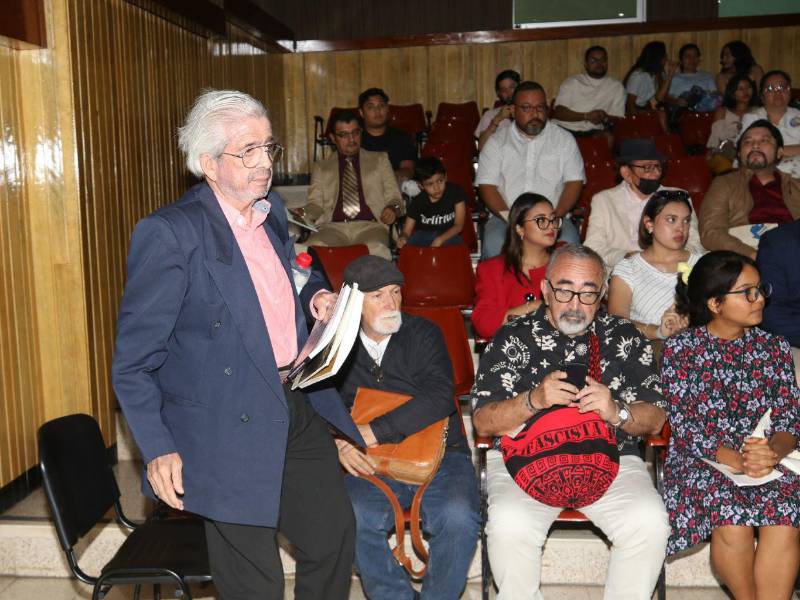 Efraín López Nieto, poeta homenajeado en el Festival Internacional de Literatura “Tegus sí canta”.