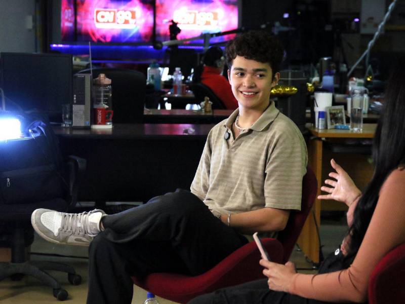 Emilio Andrés Mejía Salinas (San Pedro Sula, 2003) es un actor hondureño de cine y televisión que inició su carrera interpretando a Marc Anthony en la serie Súbete a mi moto (2020).