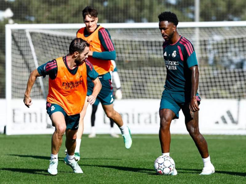 El Real Madrid se alista para enfrentar a la Roma en Champions League.