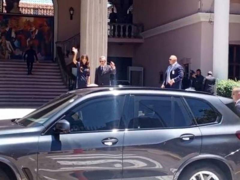 Noem arribó este domingo a Tegucigalpa, con la finalidad de reunirse con el presidente Asfura, para abordar temas de seguridad.