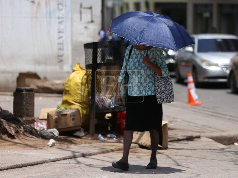 Las condiciones secas y cálidas continuarán predominando este viernes 15 de mayo en gran parte del territorio nacional, mientras varias zonas del país volverán a registrar temperaturas extremas que podrían superar los 41 grados centígrados, según el pronóstico de la Secretaría de Gestión de Riesgos y Contingencias Nacionales, Copeco.