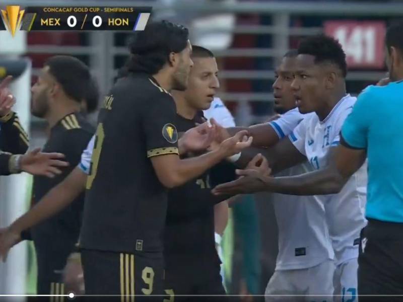 Apenas a los 10 minutos se dio el zafarrancho entre Quioto y Ochoa.