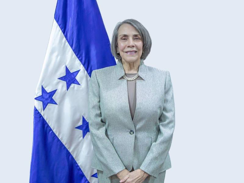 La titular de la Secretaría de Relaciones Exteriores y Cooperación Internacional, Mireya Agüero, dio a conocer los principales logros en los primeros cien días en dicha dependencia en la presente administración.