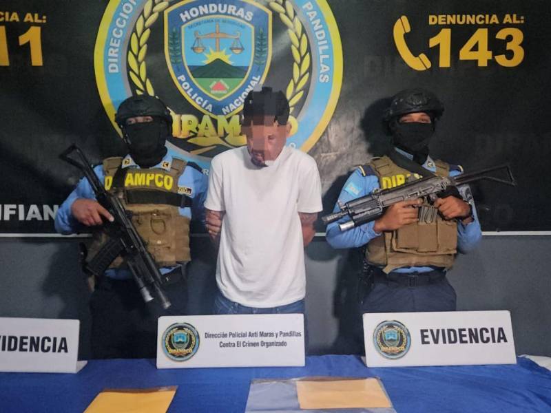 El supuesto extorsionador fue identificado con el alias de “Leroy”, miembro de la banda “La Rumba”.