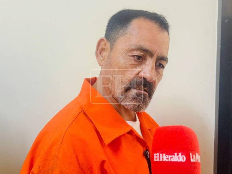 Alberto Remigio Parra se presentó este lunes a los juzgados de Santa Bárbara para su audiencia inicial ante las acusaciones de abuso y agresión sexual contra una joven de 18 años y una menor de edad.