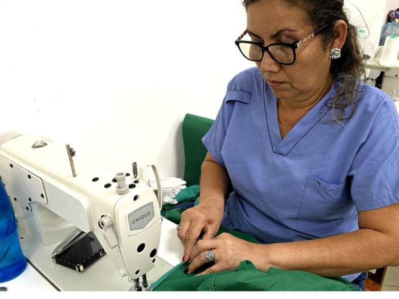 El nuevo espacio permitirá confeccionar más de 5,000 prendas al mes que son utilizadas en las salas de hospitalización y quirófanos del Hospital Escuela.