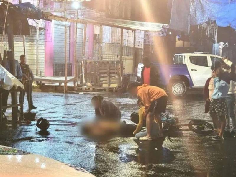 Erick Daniel Bonilla Pérez sucumbió en el pavimento, bajo una pertinaz lluvia, en el punto en el que convergen la primera calle y la cuarta avenida de Comayagüela.