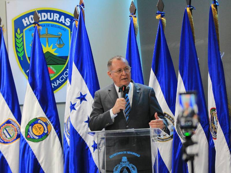 El ministro de Seguridad, Gerzon Velásquez, deberá presentar un informa a las autoridades del Congreso Nacional.