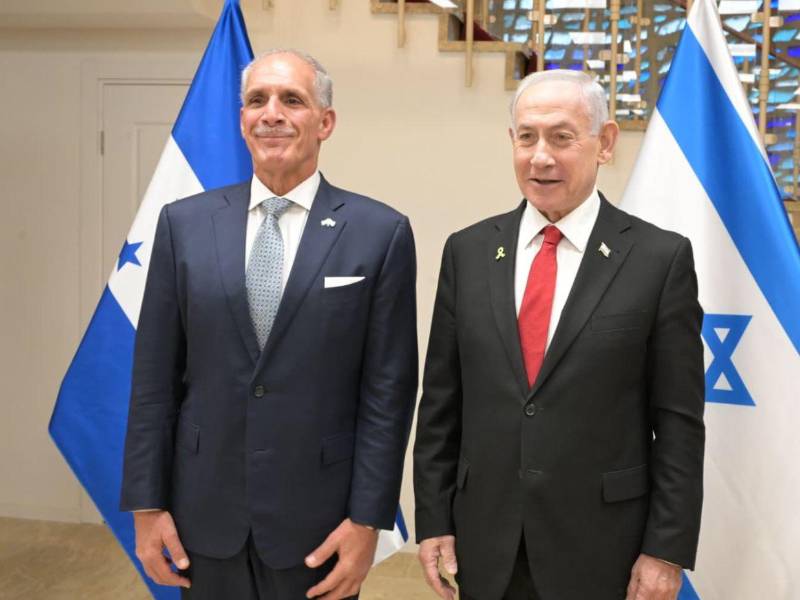 Nasry Asfura durante su reunión con el primer ministro israelí, Benjamín Netanyahu.