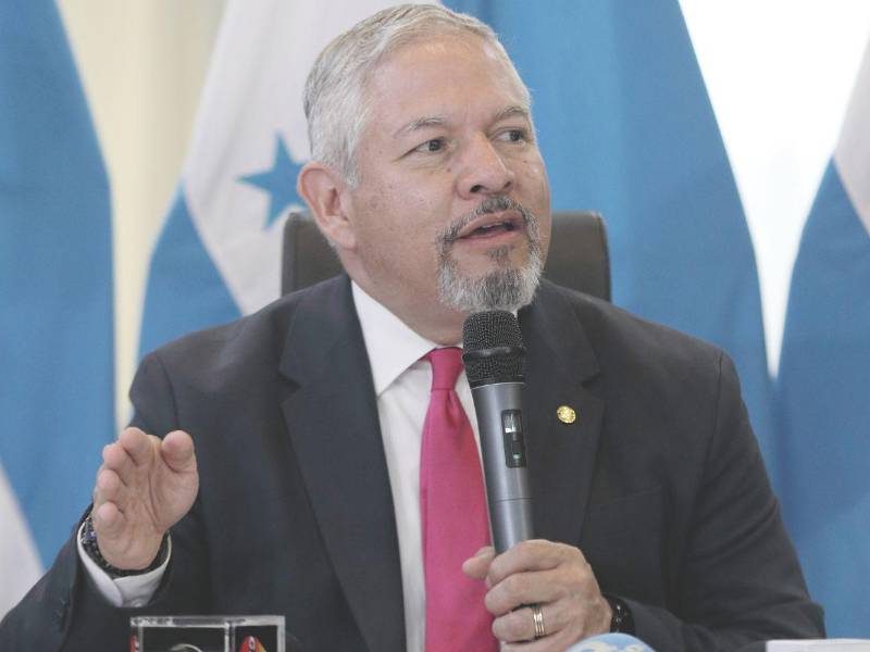 El canciller Eduardo Enrique Reina confirmó que Honduras recibió dos propuestas.