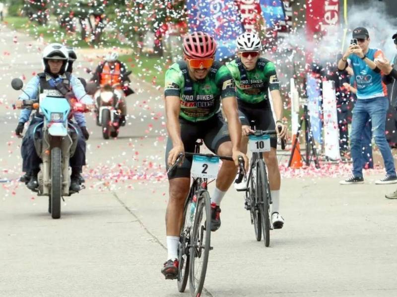 Hay dos vías para inscribirse en la competencia: una a través del sitio web vueltaelheraldo.hn y otra presencial en las agencias de Banpaís de toda la nación. La Vuelta Ciclística de EL HERALDO se llevará a cabo el domingo 15 de noviembre