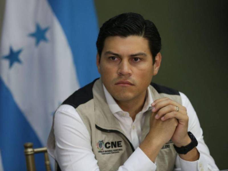 Marlon Ochoa denunció irregularidades en el sistema Trep del CNE, señalando que el software de transmisión fue modificado sin autorización.