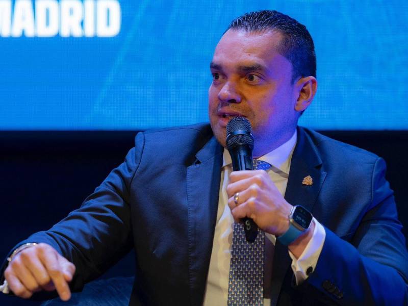 Tomás Zambrano afirmó que Luis Redondo no quiere convocar al pleno de sesiones.