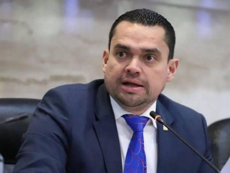 Con 43 años de edad, José Tomás Zambrano Molina, es el favorito a convertirse en presidente del Congreso Nacional.