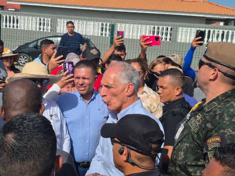 El presidente Nasry Asfura se refirió por primera vez al regreso de Juan Orlando Hernández durante una entrevista sobre proyectos de infraestructura vial.