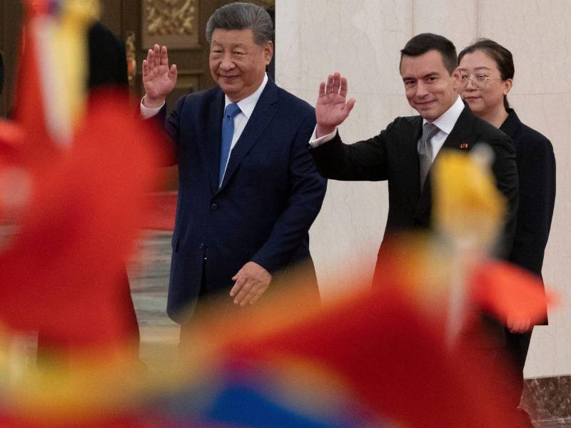 <b>DIPLOMACIA.</b> El presidente chino, Xi Jinping, recibió el martes en Pekin a su homólogo ecuatoriano, Daniel Noboa, con una ceremonia de bienvenida en el Gran Palacio del Pueblo, en el marco de la primera visita de Estado del mandatario latinoamericano a China.