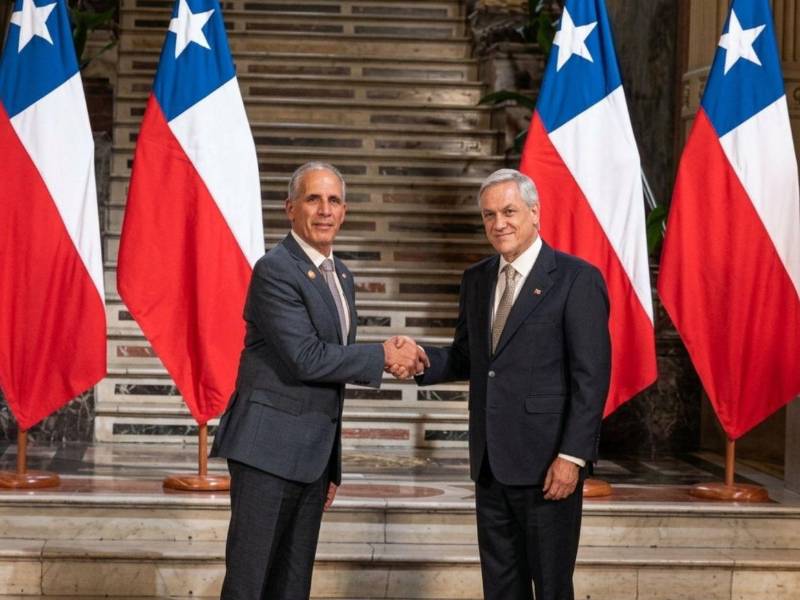 Nasry Asfura junto al presidente electo de Chile, José Antonio Kast.