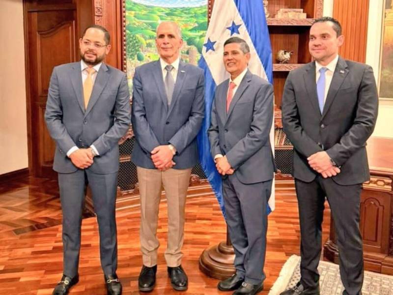 Durante el encuentro, se discutieron modificaciones al Código Penal con énfasis en el delito de extorsión, así como iniciativas para incrementar las penas en casos de femicidio.