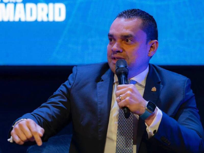 Tras la publicación de Cossette López, Tomás Zambrano denunció el boicot de Libre y el PL al escrutinio especial.