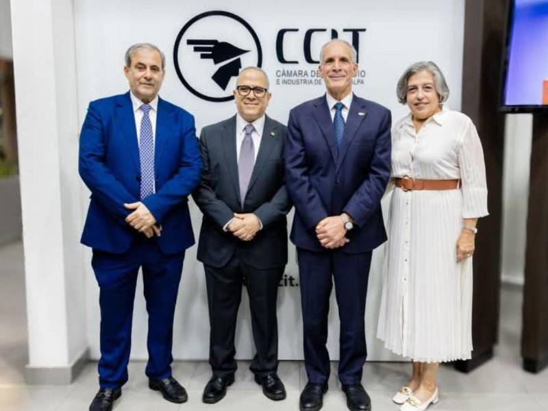 Asfura reiteró su apoyo al Consejo Hondureño de la Empresa Privada, como socio estratégico para impulsar el desarrollo y la generación de empleo en el país.