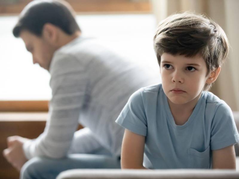 Pedir perdón no borra el pasado, pero abre un presente más honesto y un futuro más cercano entre padres e hijos. La incomodidad estará, pero la madurez emocional debe pesar más.