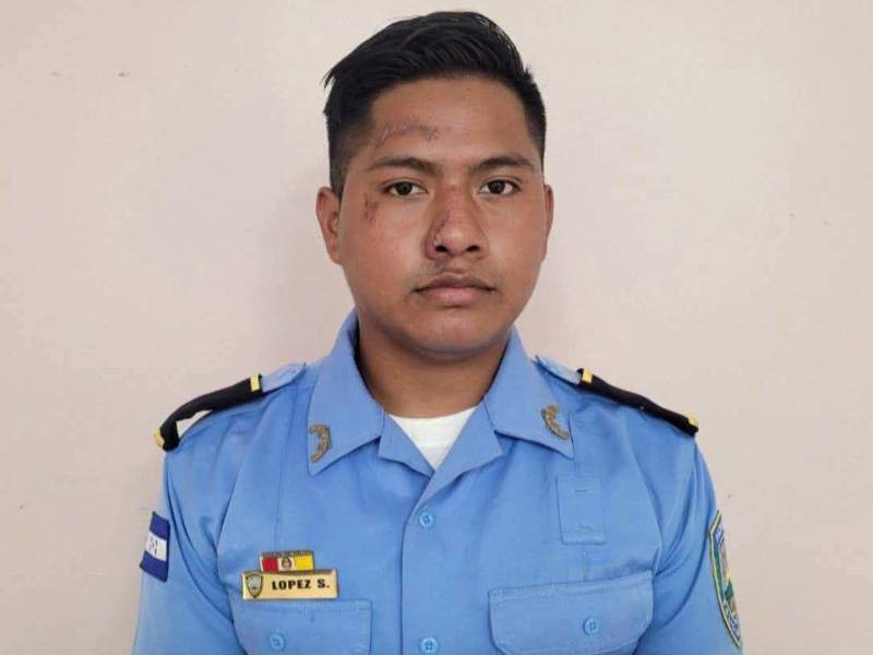 Luis Edgardo López Sánchez junto a otros compañeros policías fueron atacados a disparos cuando se dirigieron a atender la denuncia por violencia doméstica.