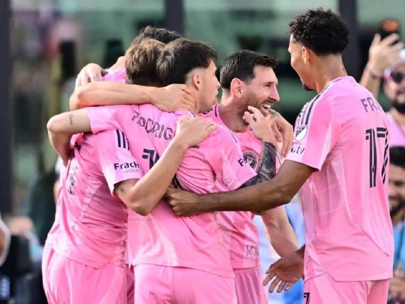 Imágenes del desarrollo del partido.