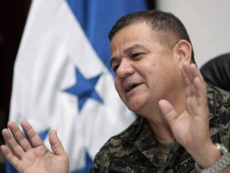 La Policía Nacional publicó un nuevo afiche ofreciendo 35 millones de lempiras por información sobre el paradero de Romeo Vásquez Velásquez.