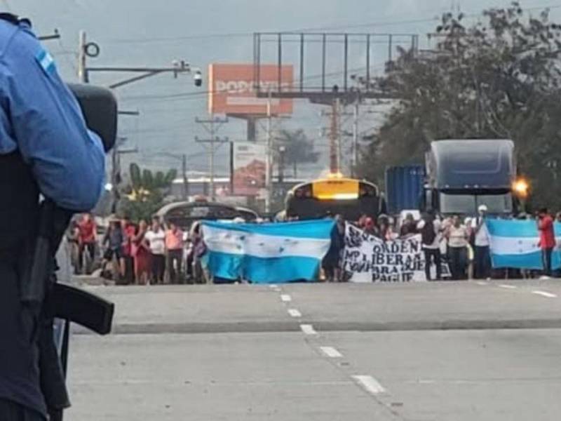 Los inversionistas exigen al gobierno de Nasry Asfura una pronta solución por la situación de su dinero decomisado tras las investigaciones contra la compañía.