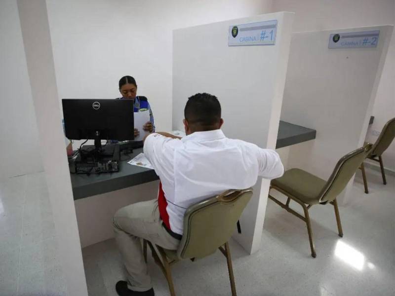 Los conductores pueden visitar los centros de capacitación vial en Tegucigalpa y San Pedro Sula para obtener sus licencias de conducir